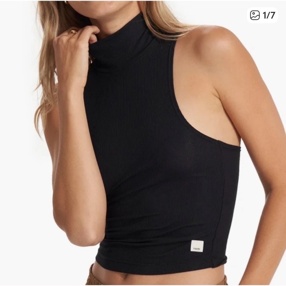 Vuori Black Funnel Neck Tank - Picture 2 of 4